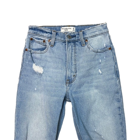 Abercrombie & Fitch Women’s The Skinny High Rise Light Wash Distressed Jeans - Picture 3 of 8